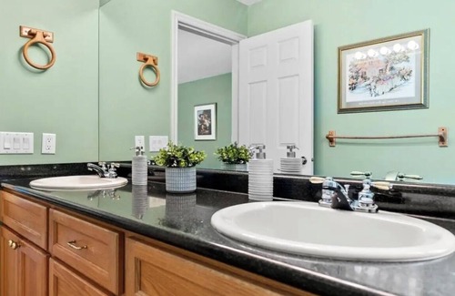 Central Okanagan House | A frame 4BD house/ Carrs Landing