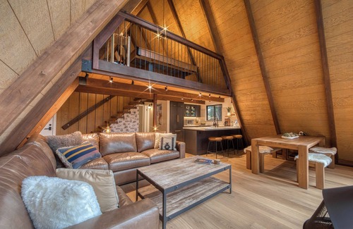 Truckee House | A-Frame of Mind by Tahoe Getaways - Pet-Friendly 2 BR 1 BA with Pool Table