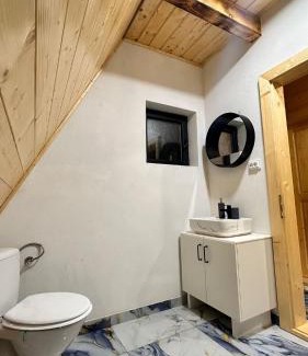 Bistra Cabin | A Frame Panoramic Dundy