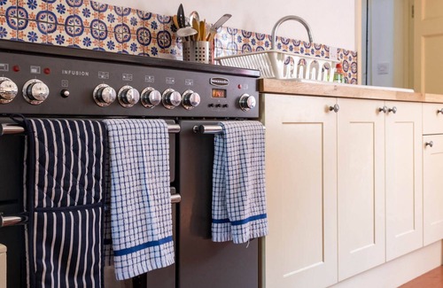 New Forest District Cottage | A fun, quirky house. 1.5km walk to the beach