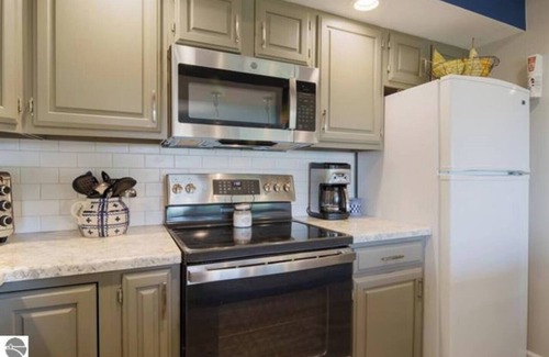Kewadin House | 🍁 A-Ga-Ming 2BR Escape | Torch Lake Views + Golf ➠ 755
