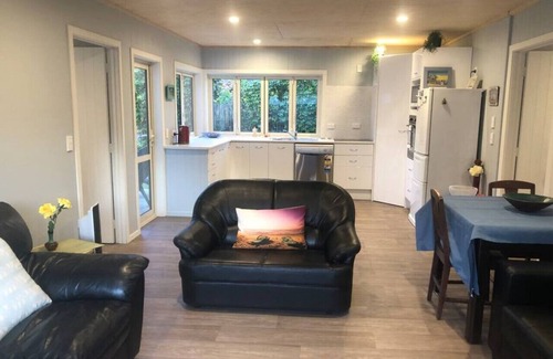 Ngaio Bay House | A Gem by the Beach . 4 bedroom , Abel Tasman