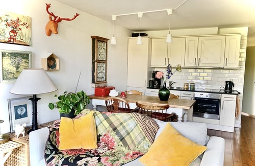 Grachtengordel-West Apartment | A Gem in Amsterdam,In Jordaan on the most popular canal Prinsen canal