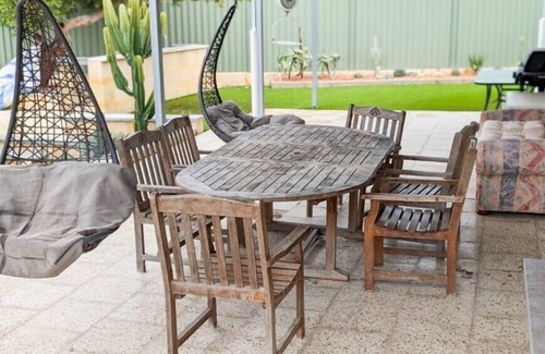 Lancelin House | A Golden Barrel - A spacious Lancelin holiday home.