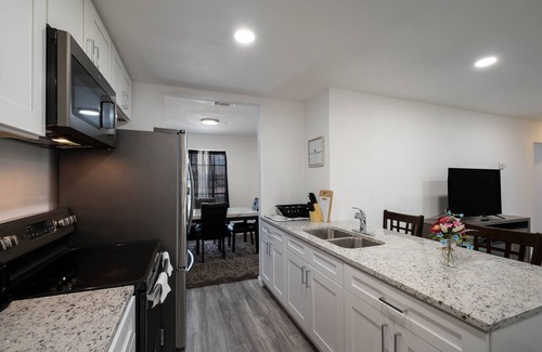 Southside House | A great place for short and medium stays, 5 minutes to Lackland Air Force Base.
