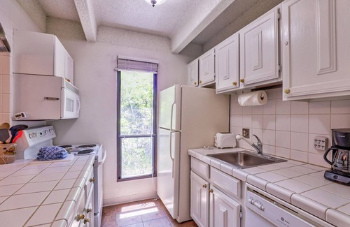 Frisco Condo | A great value for those who want to do some skiing or boarding inexpensively. Ten Mile Island is a 2 bedroom, 2 bath condo just off Main Street in Frisco.