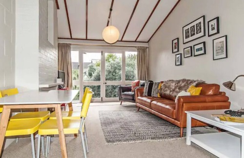 Saint Albans House | A HONEY FOR THE MONEY IN MERIVALE