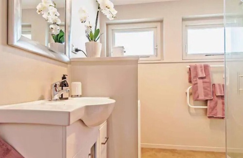 Saint Albans House | A HONEY FOR THE MONEY IN MERIVALE