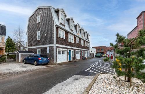 Seabrook House | A Hop Skip n Away by Seabrook Hospitality