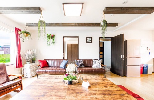 Niki House | A-Ja