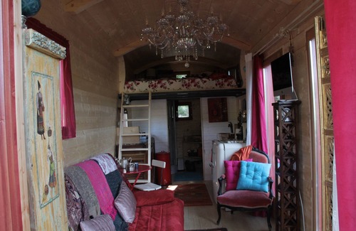 La Tour-d'Aigues Cottage | A jewel of a trailer in the Luberon