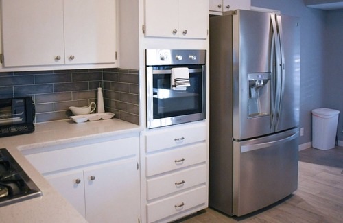 Biggs Field House | A.L.I. Place is a newly renovated 3 bedroom/2 bathroom home 5 min. from airport.