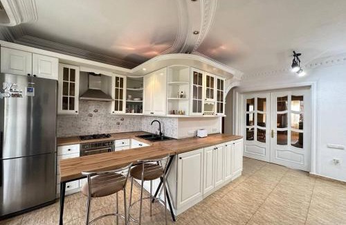 Arabkir Apartment | A large and beautiful apartment on Komitas