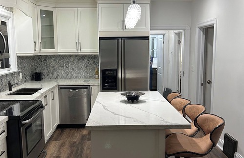 Durham Region House | A little 5 Stars Living in Oshawa just second to 401, minute to Oshawa Mall.