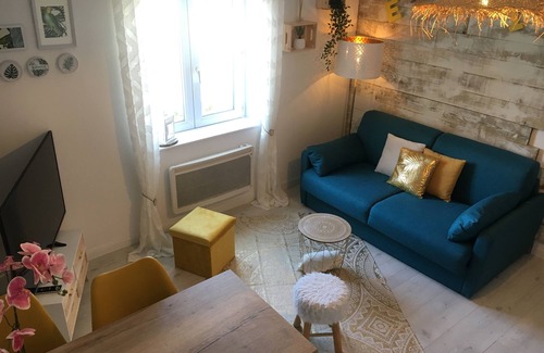 Sainte-Therese-Demi-Lune House | A little corner of paradise in downtown Caen
