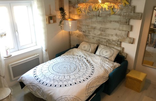 Sainte-Therese-Demi-Lune House | A little corner of paradise in downtown Caen