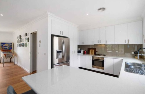 Bonnie Doon House | A little piece of paradise at Bonnie Doon - great for families and large groups.