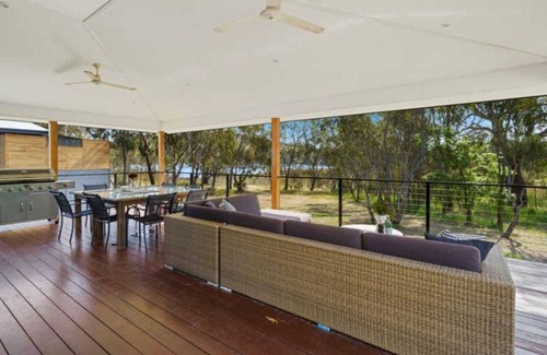 Bonnie Doon House | A little piece of paradise at Bonnie Doon - great for families and large groups.