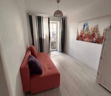 Sukhinovka Apartment | A Living Room Двокімнатна квартира біля Макдональдса Безконтактне заселення