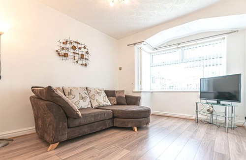 Leigh House | A lovely 3-bedroom semi-detached house suitable for families