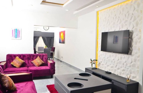 Abuja Apartment | A lovely Entire luxury Apartment with Pool