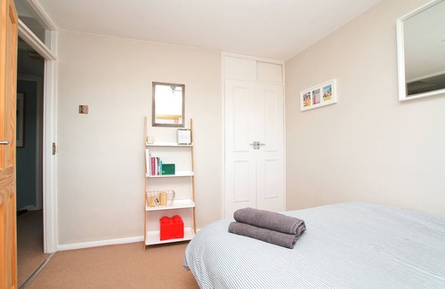 Margate House | A lovely modern family/pet friendly house right on the beach