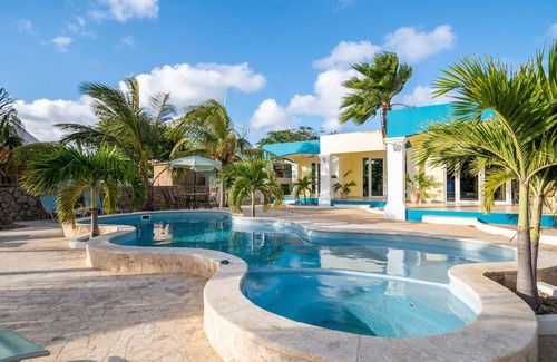 Playa Apartment | A lovely stay - 1 Bdr Apartment, amazing pool & garden area @ Aqua Viva Suites