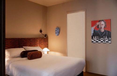 Melbourne Central Business District Apartment | A luxe stay in the Paris end of Melbourne