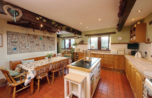 Kendal House | A Luxury barn conversion ideal for visits to the Lake District, accommodates 8