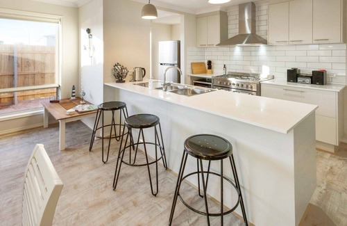 Paynesville House | A luxury holiday home metres from the water