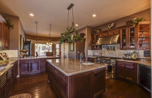 Prescott House | A Luxury Spacious Italian Villa with the only Wine Cave in Haisley