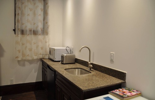 Stratford Apartment | A luxury suite at Stratford's Ambassador Inn Next Door