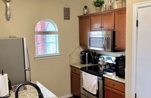 College Station Condo | A&M Upscale Graduation/Ring Day/Corporate 1BR Condo