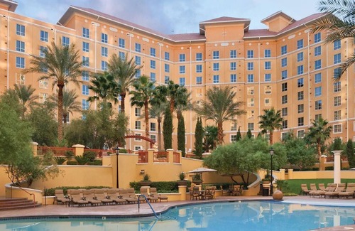 Las Vegas Condo | A Mediterranean-style vacation retreat immediately adjacent to Formula1 Paddock