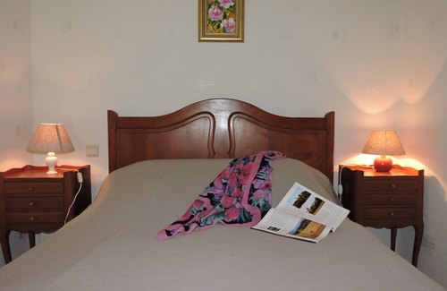 Montredon-Labessonnie Cottage | A miller's house in the quiet countryside for 2 people, pets welcome