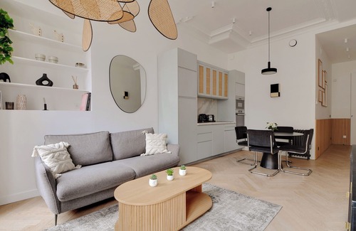 Quartier du Faubourg-Montmartre Apartment | A Modern & Stylish 1-BR Apartment in Opéra