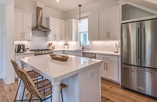 Habersham House | A Modern & Tranquil Abode - New Listing in Habersham