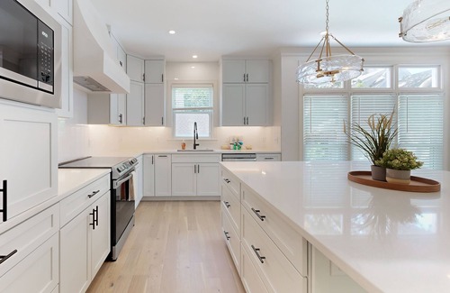 King City House | A Moment in Paradise | Luxe house in St. Simons Island with a pool & games
