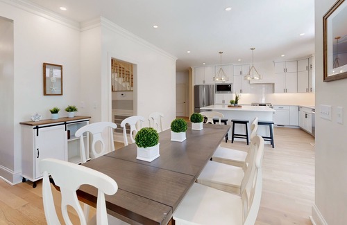 King City House | A Moment in Paradise | Luxe house in St. Simons Island with a pool & games
