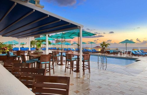 Central Beach Villa | A MUST STAY FOR SPRING BREAK! Perfect location, beach, pool, nite life! FUN FUN