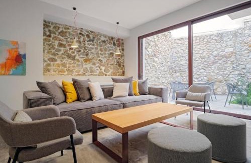 Exarhia House | A Neoclassical Mansion in Athens