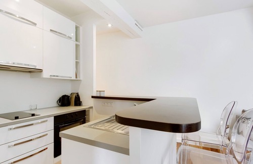 Saint-Germain-des-Pres Apartment | A Nice 1-BR in Saint Germain