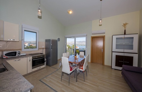Arbanija Apartment | A nice app. with sea view, 100 m from the beach