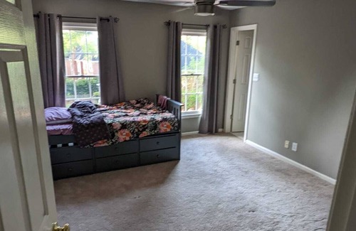 Alpharetta House | A nice clean house for your getaway
