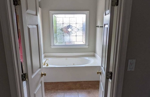 Alpharetta House | A nice clean house for your getaway