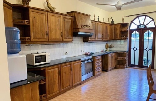 Negombo Villa | A nice place to relax in Sri Lanka. 5 minutes walk to beach.