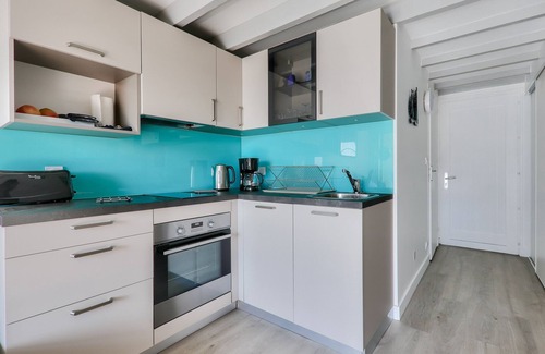 Carnac Apartment | A peaceful stay with sea views in Carnac for 3