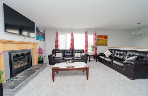 St. Albert House | A perfect 1 BR Getaway!