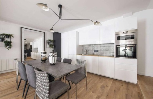 Strasbourg -Saint-Denis Apartment | A PERFECT FUSION OF MODERN COMFORT & PARISIAN ELEGANCE -120 SQM-RUE SAINT-MARTIN