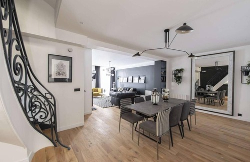 Strasbourg -Saint-Denis Apartment | A PERFECT FUSION OF MODERN COMFORT & PARISIAN ELEGANCE -120 SQM-RUE SAINT-MARTIN